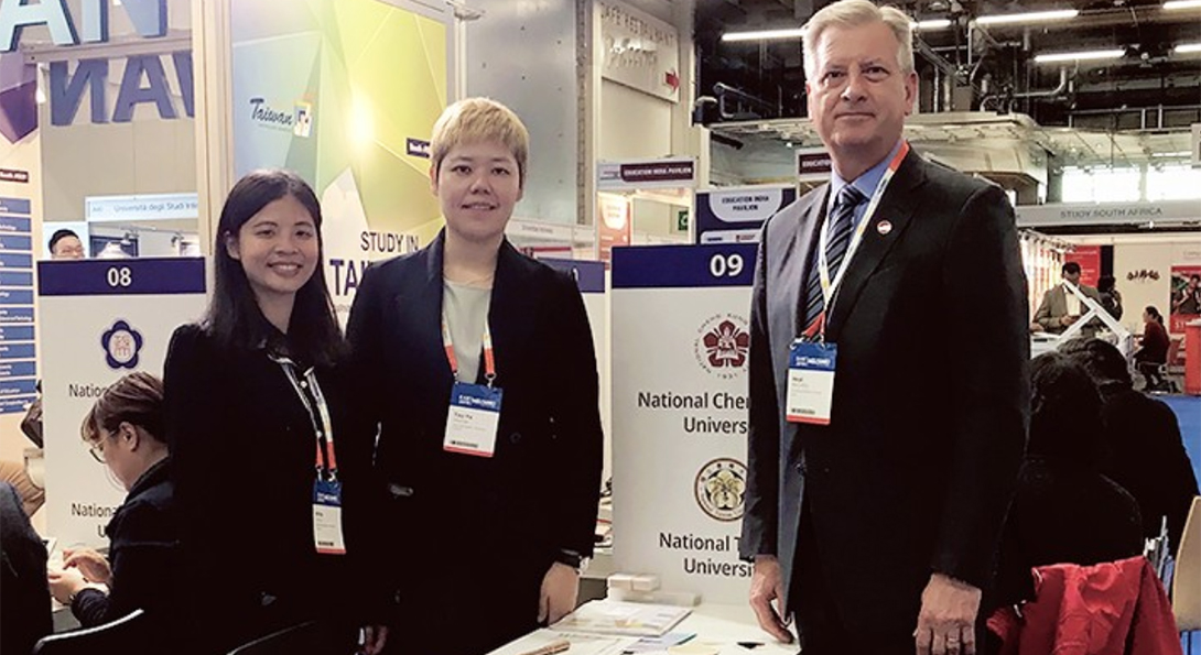 Dr. Neal McCrillis with delegates Kitty Chen and Tzu-yu Huang